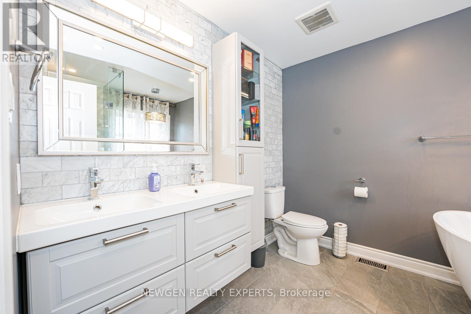 812 Knotty Pine Grove, Mississauga (Meadowvale Village), Ontario  L5W 1K5 - Photo 15 - W13026408