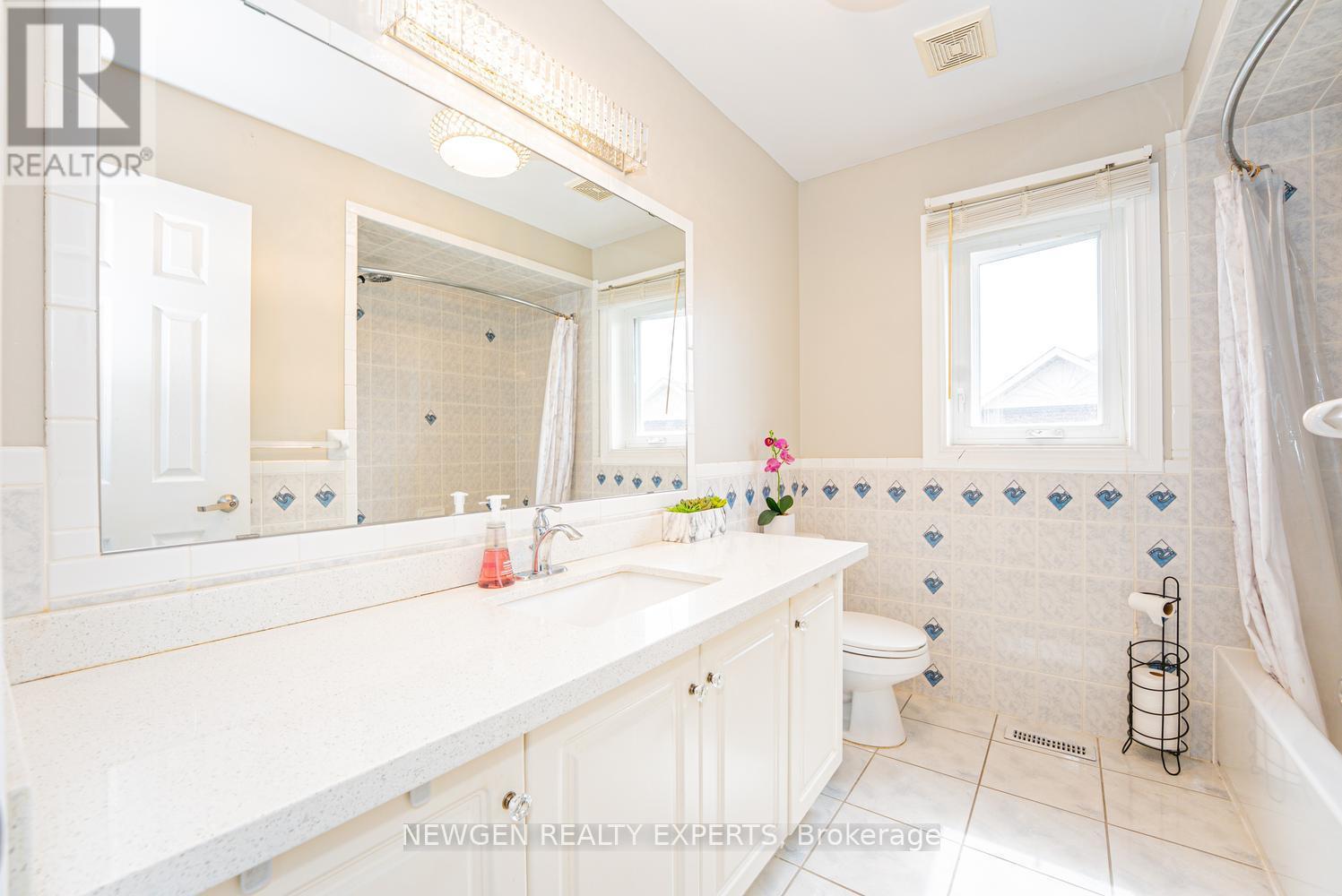 812 Knotty Pine Grove, Mississauga (Meadowvale Village), Ontario  L5W 1K5 - Photo 19 - W13026408