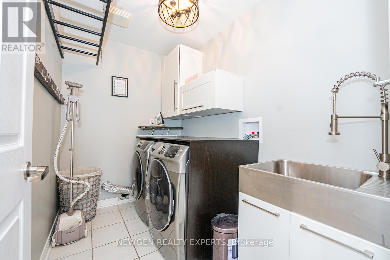 812 Knotty Pine Grove, Mississauga (Meadowvale Village), Ontario  L5W 1K5 - Photo 20 - W13026408