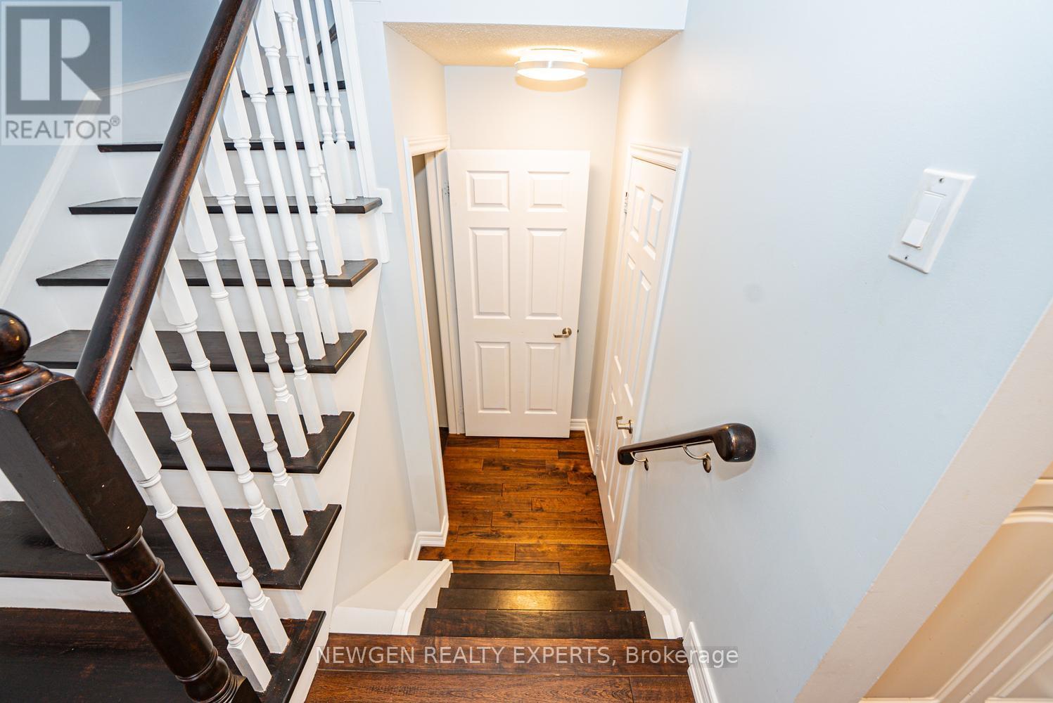 812 Knotty Pine Grove, Mississauga (Meadowvale Village), Ontario  L5W 1K5 - Photo 21 - W13026408