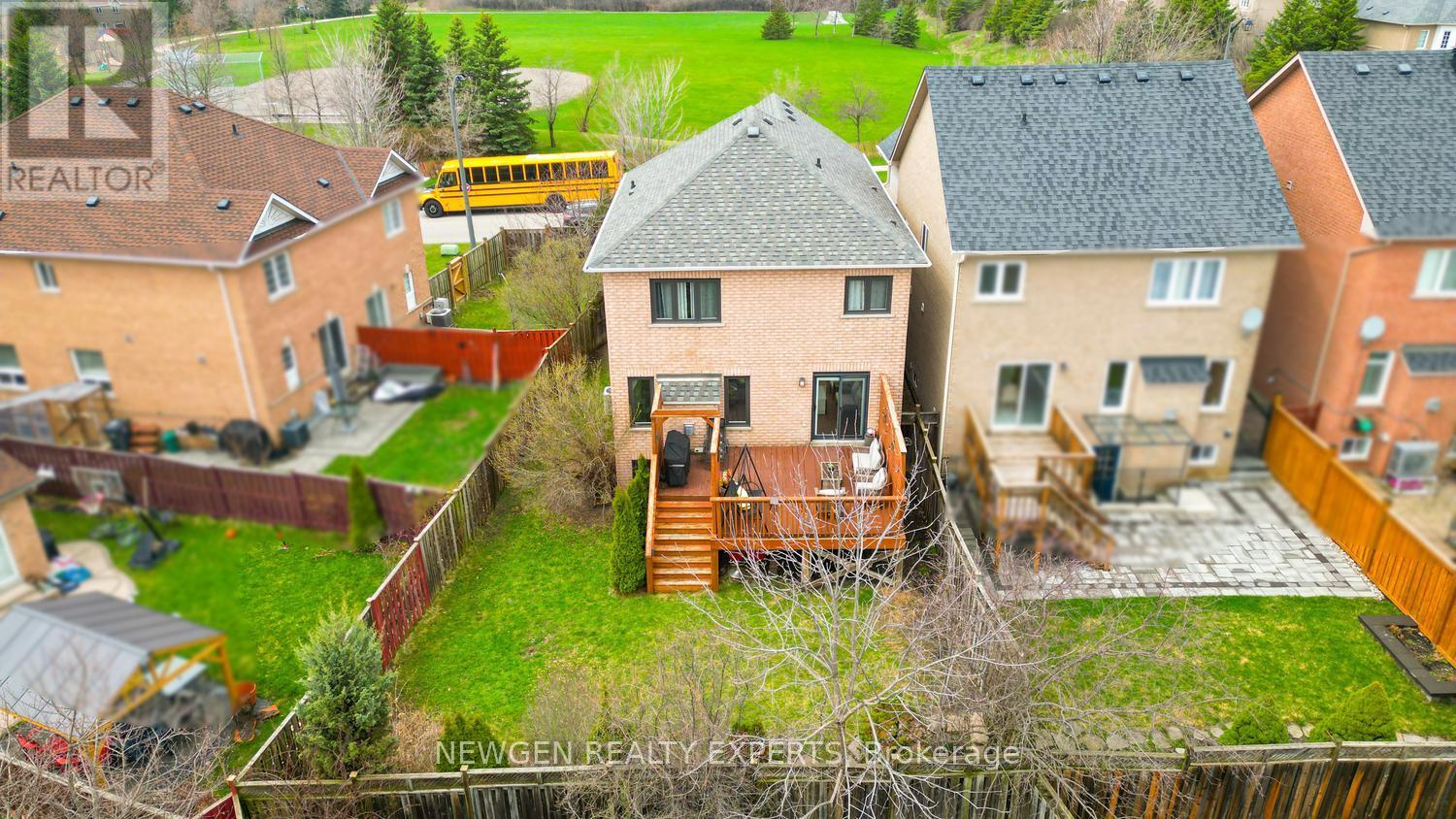 812 Knotty Pine Grove, Mississauga (Meadowvale Village), Ontario  L5W 1K5 - Photo 26 - W13026408