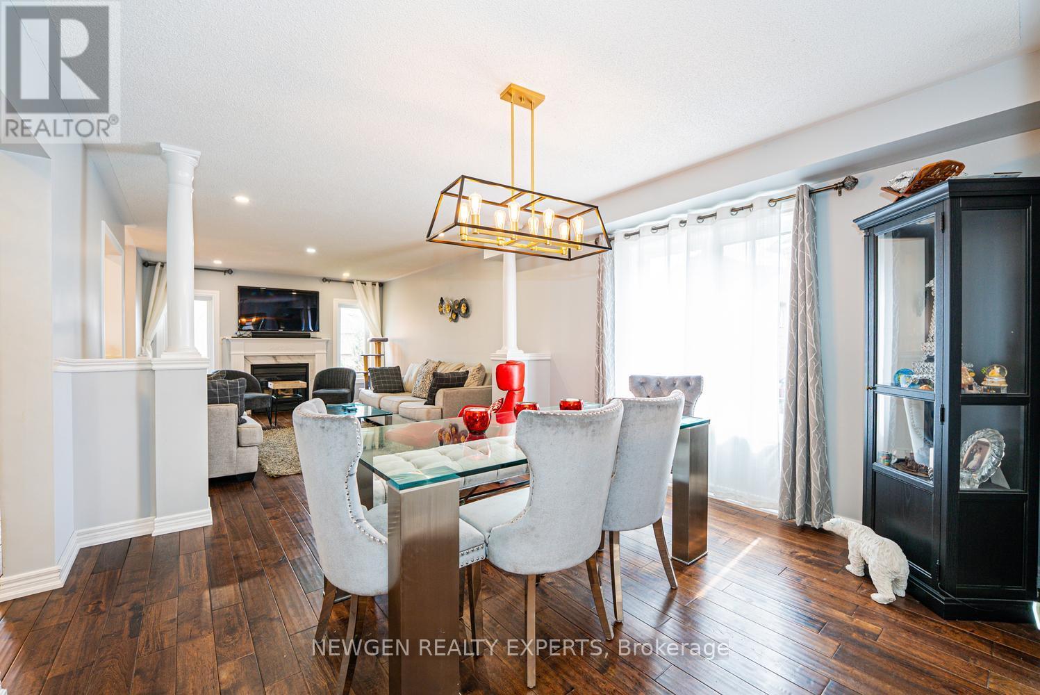 812 Knotty Pine Grove, Mississauga (Meadowvale Village), Ontario  L5W 1K5 - Photo 5 - W13026408