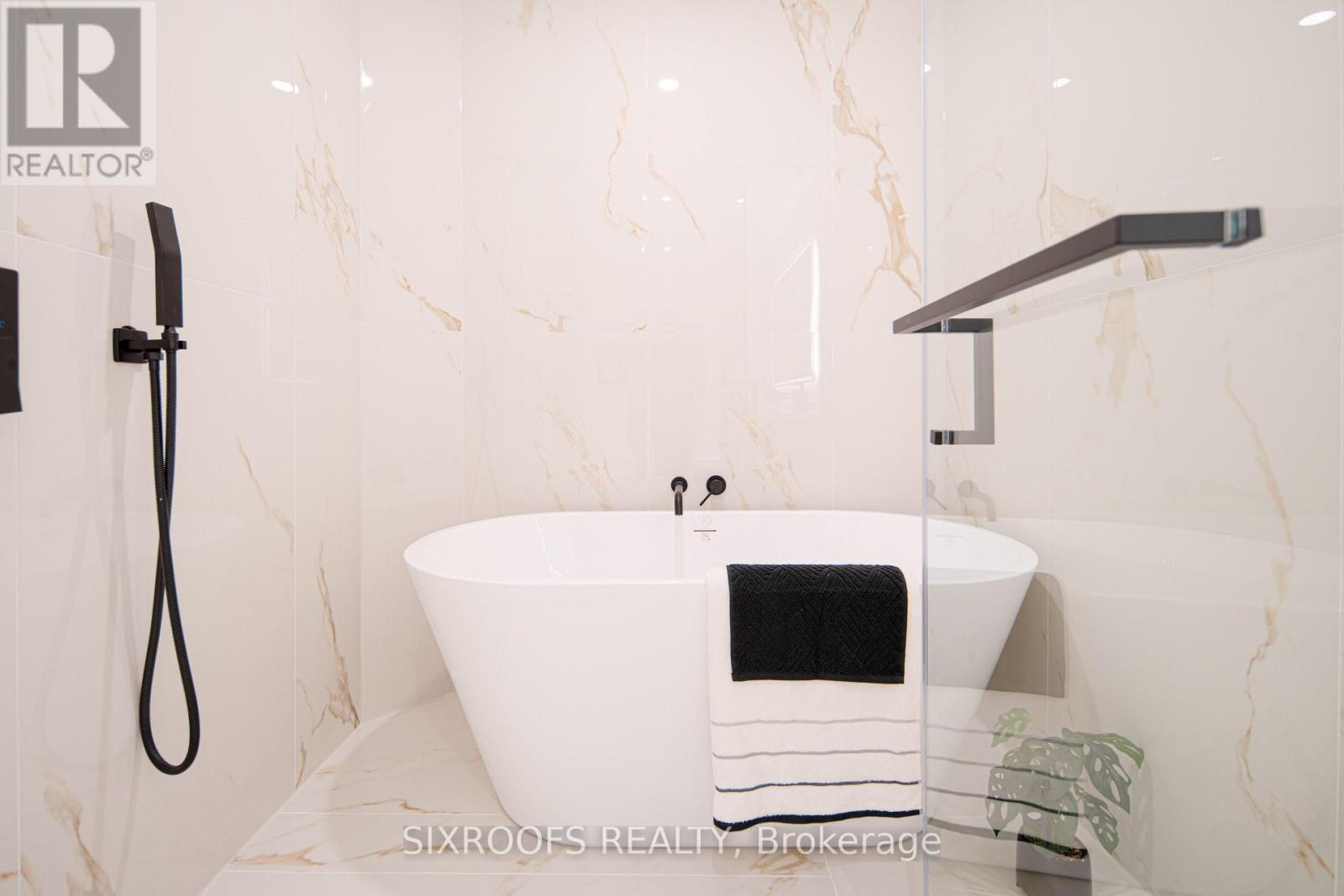 40 Morningside Avenue, Toronto (High Park-Swansea), Ontario  M6S 1C4 - Photo 10 - W13026412