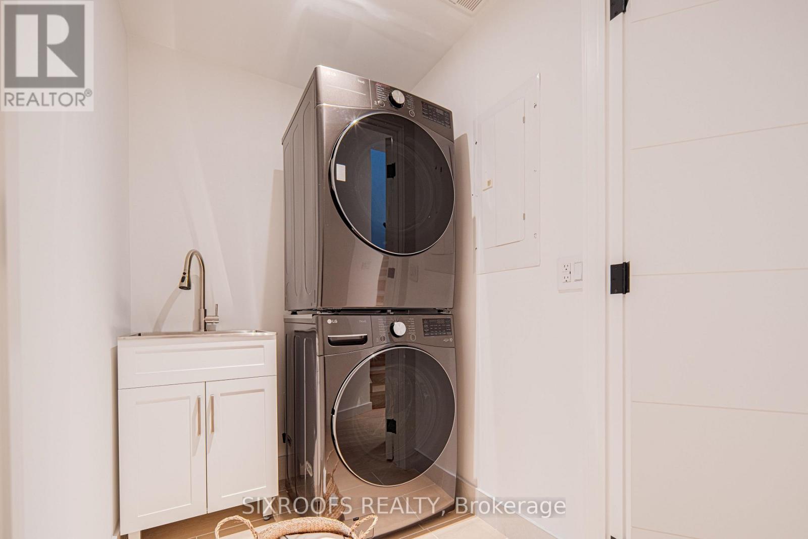 40 Morningside Avenue, Toronto (High Park-Swansea), Ontario  M6S 1C4 - Photo 12 - W13026412