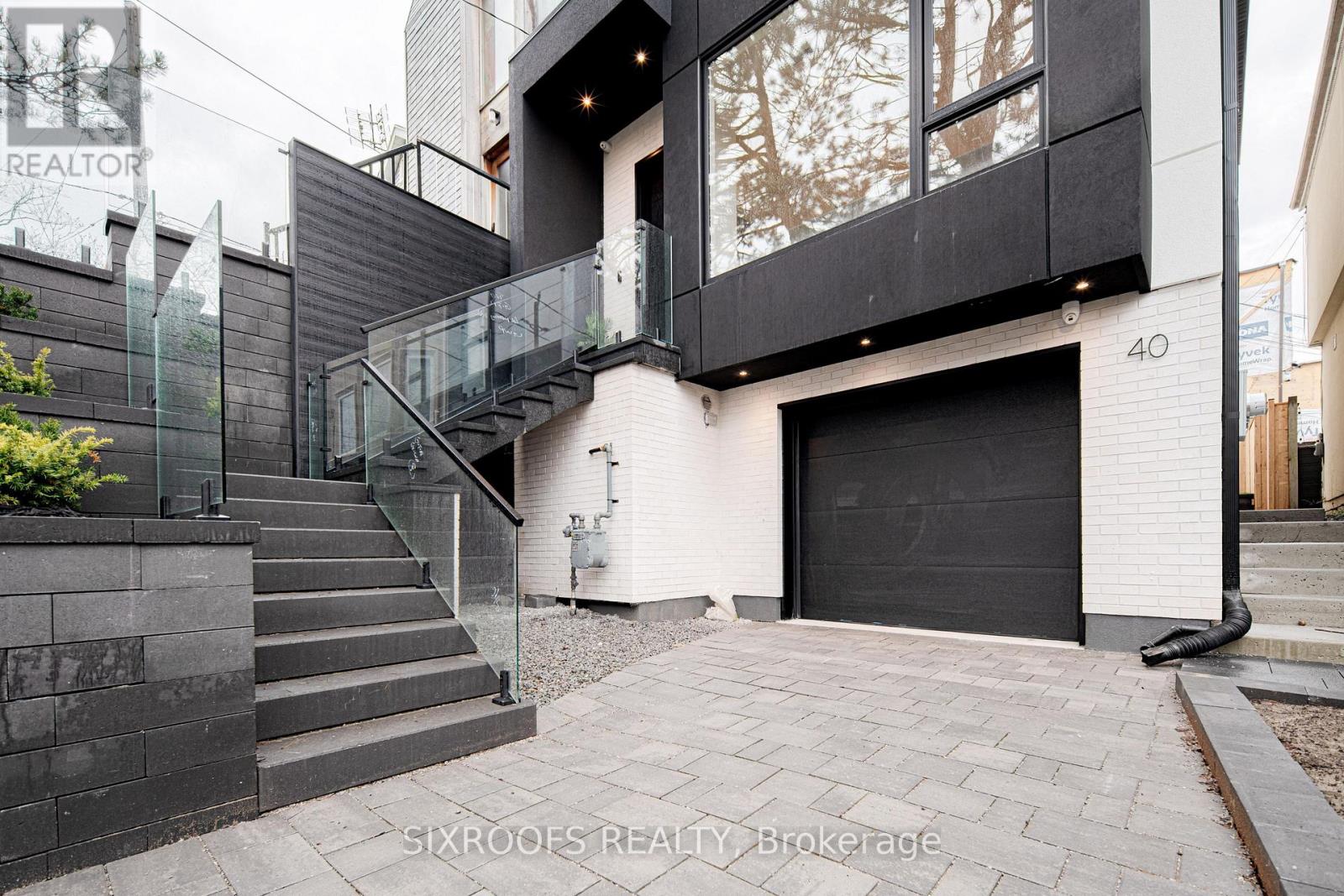 40 Morningside Avenue, Toronto (High Park-Swansea), Ontario  M6S 1C4 - Photo 2 - W13026412