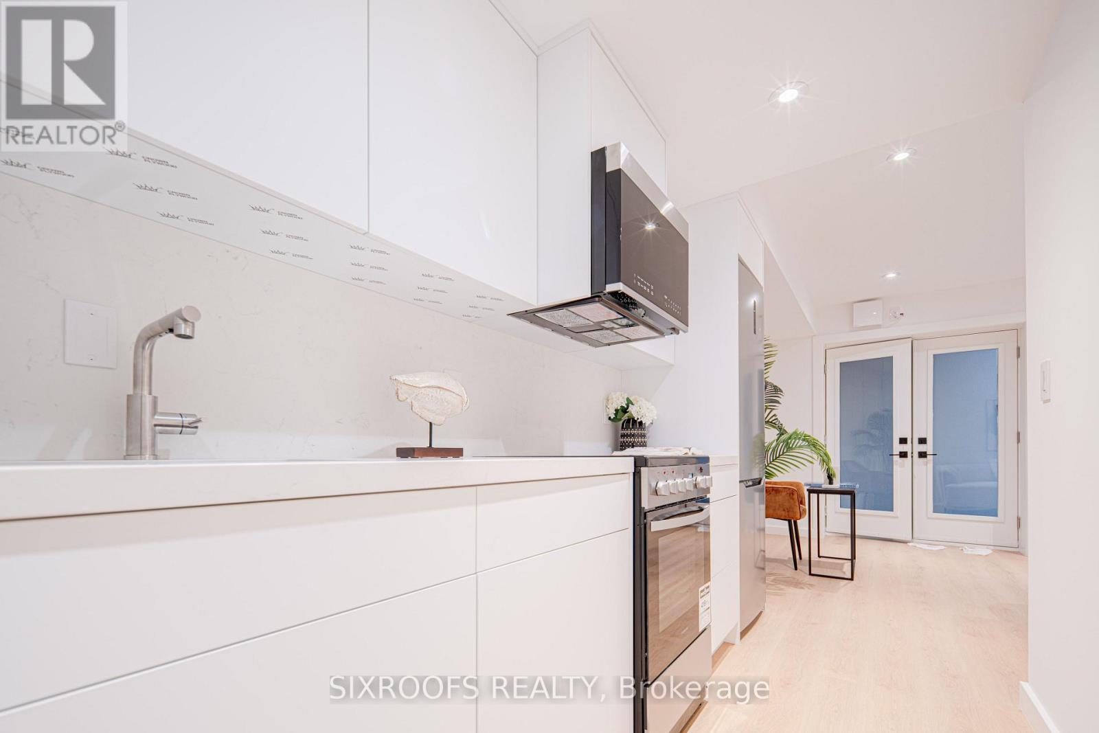 40 Morningside Avenue, Toronto (High Park-Swansea), Ontario  M6S 1C4 - Photo 28 - W13026412