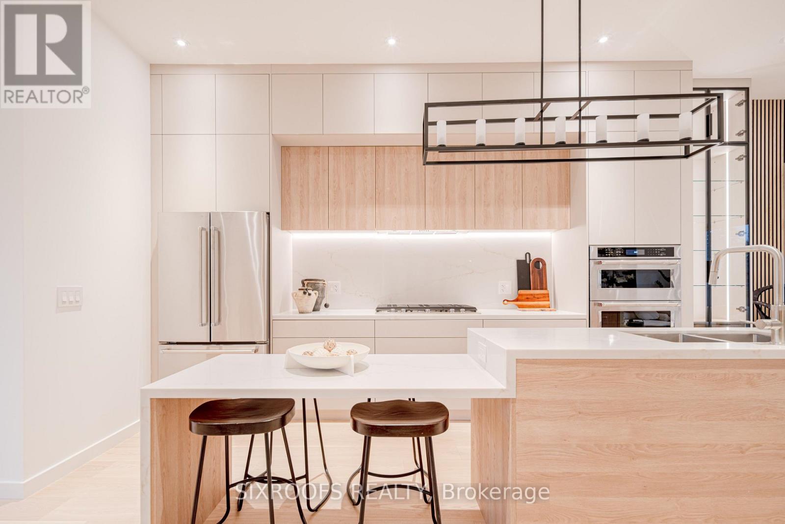 40 Morningside Avenue, Toronto (High Park-Swansea), Ontario  M6S 1C4 - Photo 4 - W13026412