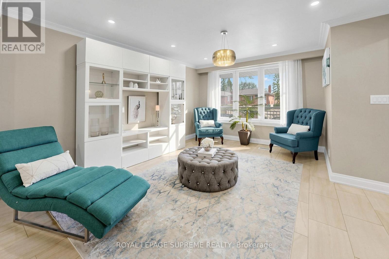 46 Chiswick Avenue, Toronto (Brookhaven-Amesbury), Ontario  M6M 4T9 - Photo 9 - W13026474