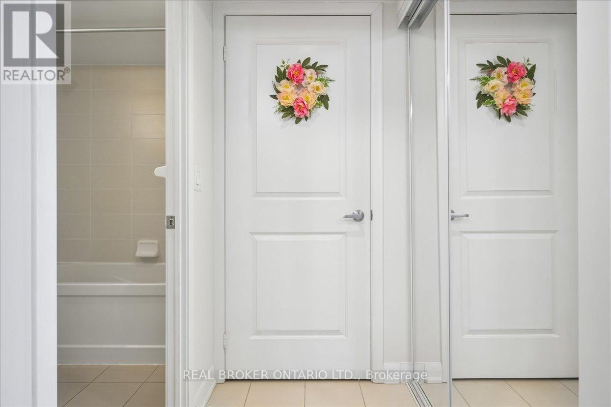 1704 - 205 Sherway Gardens Road, Toronto (Islington-City Centre West), Ontario  M9C 0A5 - Photo 10 - W13026508