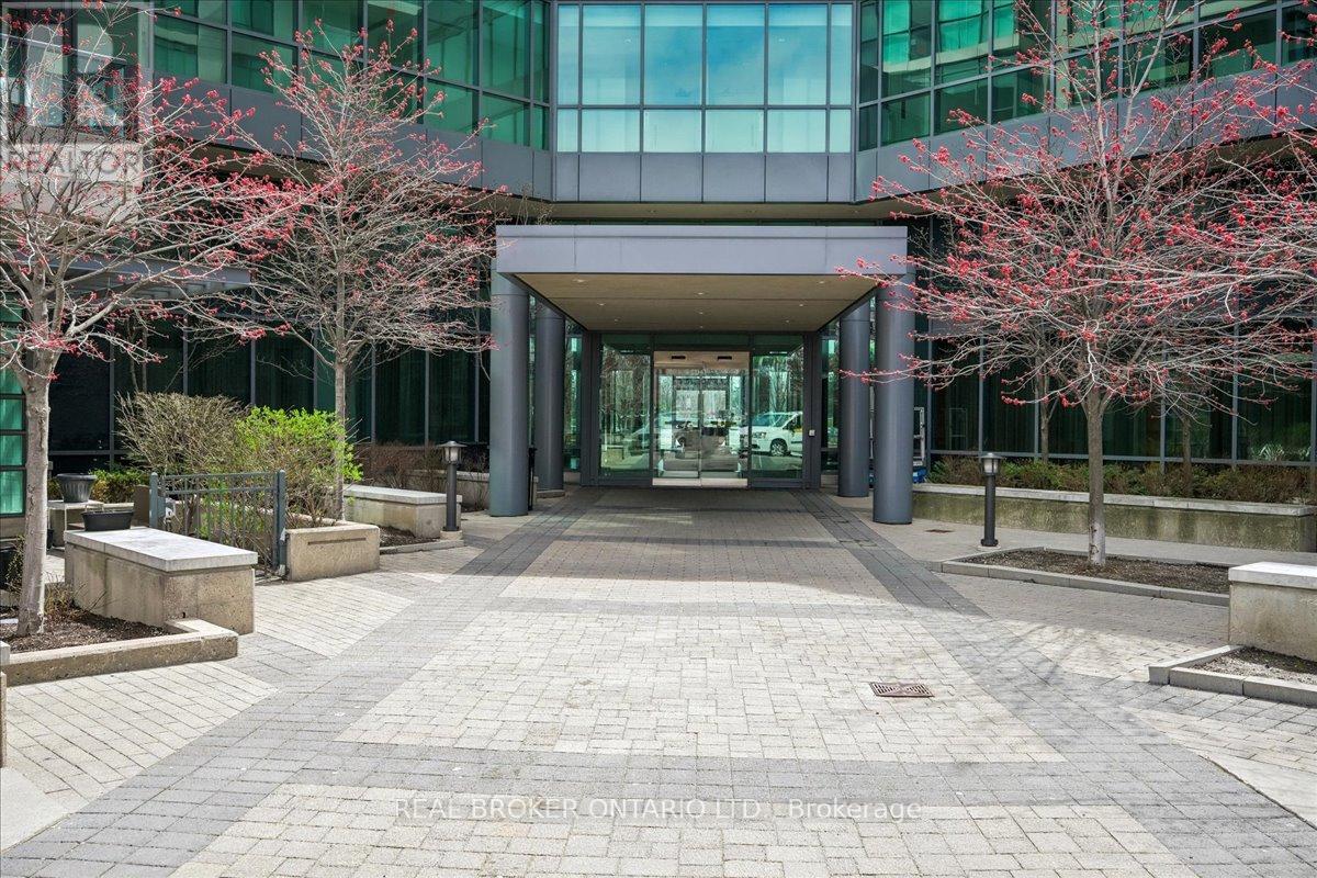 1704 - 205 Sherway Gardens Road, Toronto (Islington-City Centre West), Ontario  M9C 0A5 - Photo 3 - W13026508