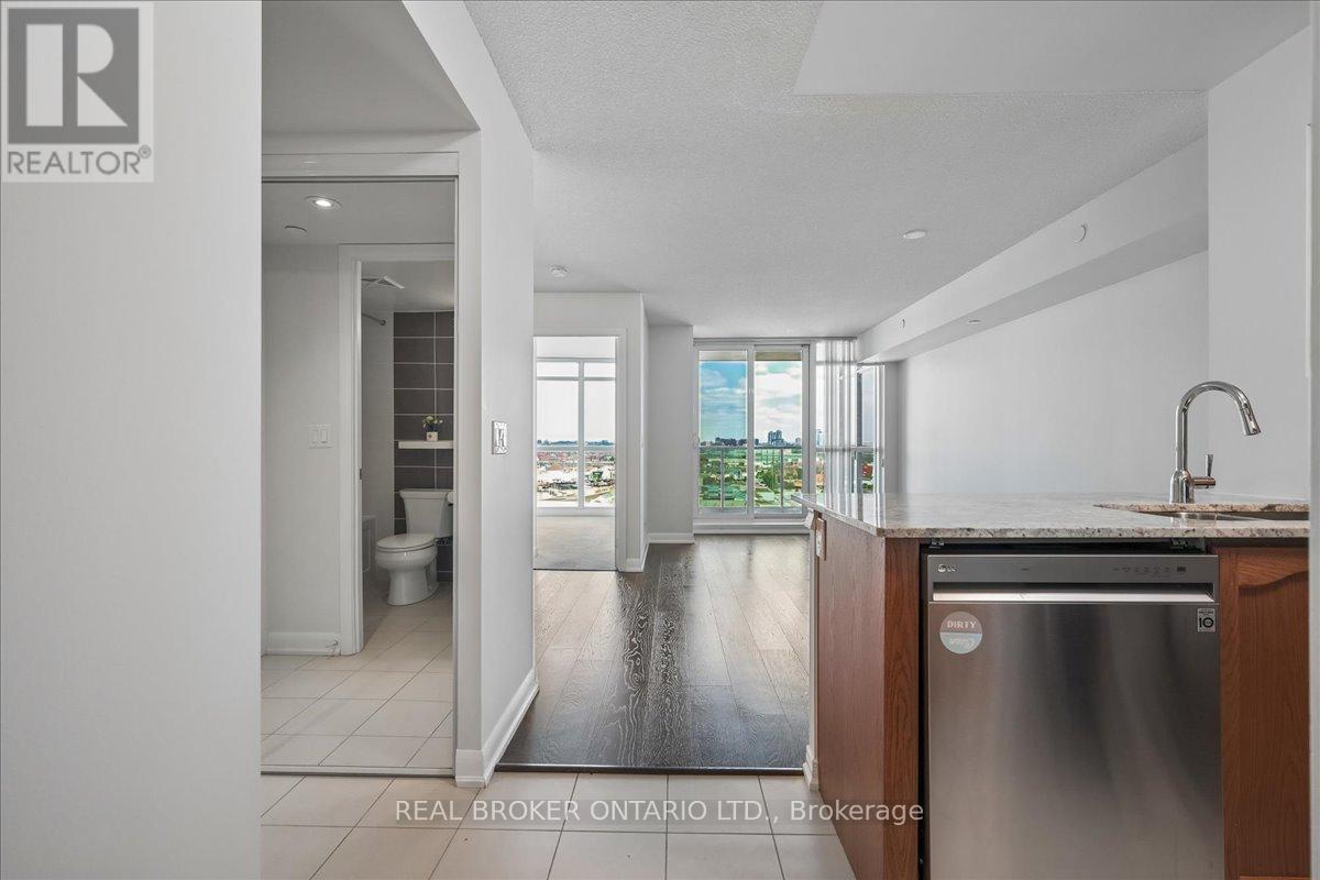 1704 - 205 Sherway Gardens Road, Toronto (Islington-City Centre West), Ontario  M9C 0A5 - Photo 5 - W13026508