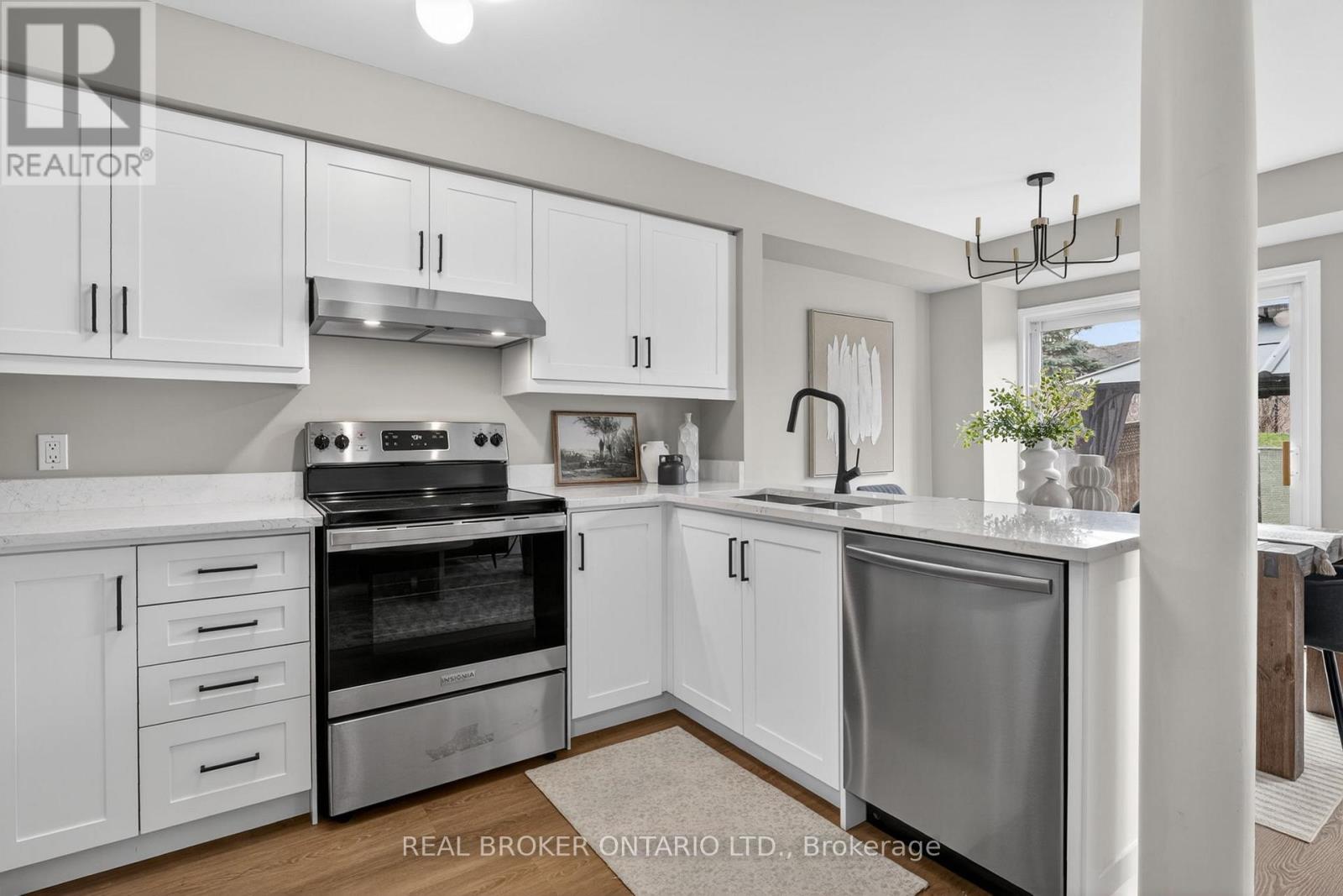 7048 Frontier Ridge, Mississauga (Meadowvale Village), Ontario  L5N 7R6 - Photo 12 - W13026618