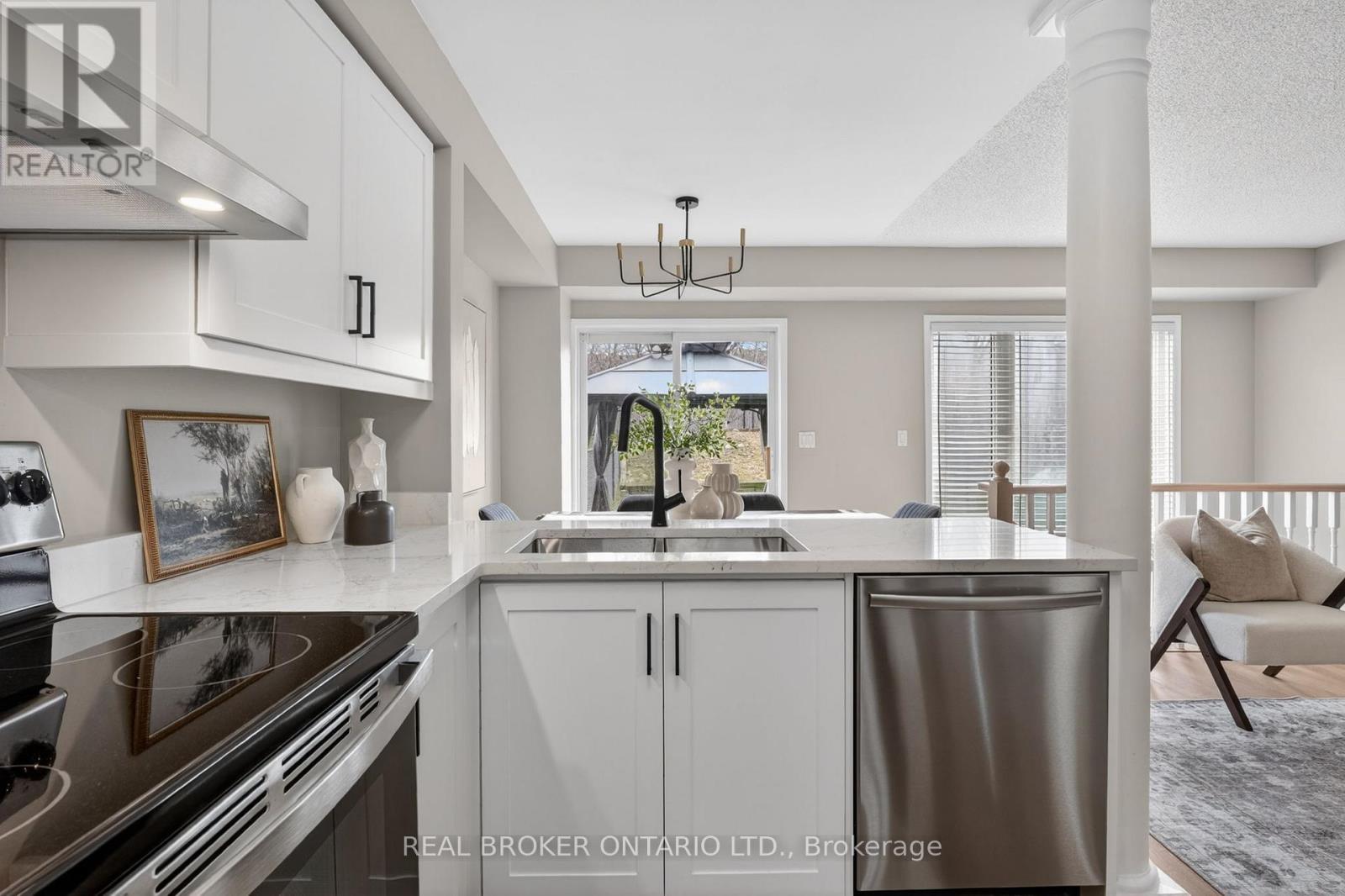 7048 Frontier Ridge, Mississauga (Meadowvale Village), Ontario  L5N 7R6 - Photo 13 - W13026618