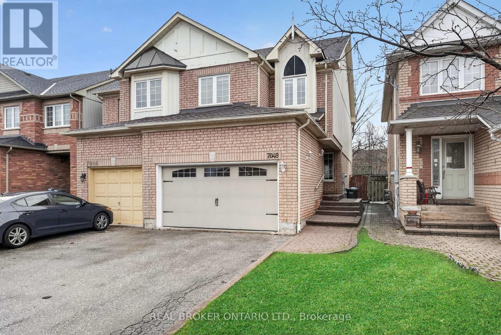 7048 Frontier Ridge, Mississauga (Meadowvale Village), Ontario  L5N 7R6 - Photo 2 - W13026618