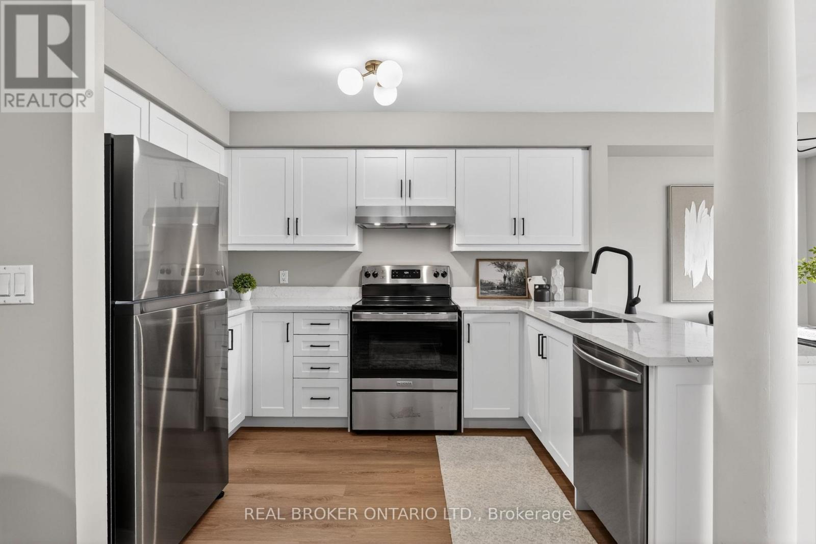 7048 Frontier Ridge, Mississauga (Meadowvale Village), Ontario  L5N 7R6 - Photo 5 - W13026618