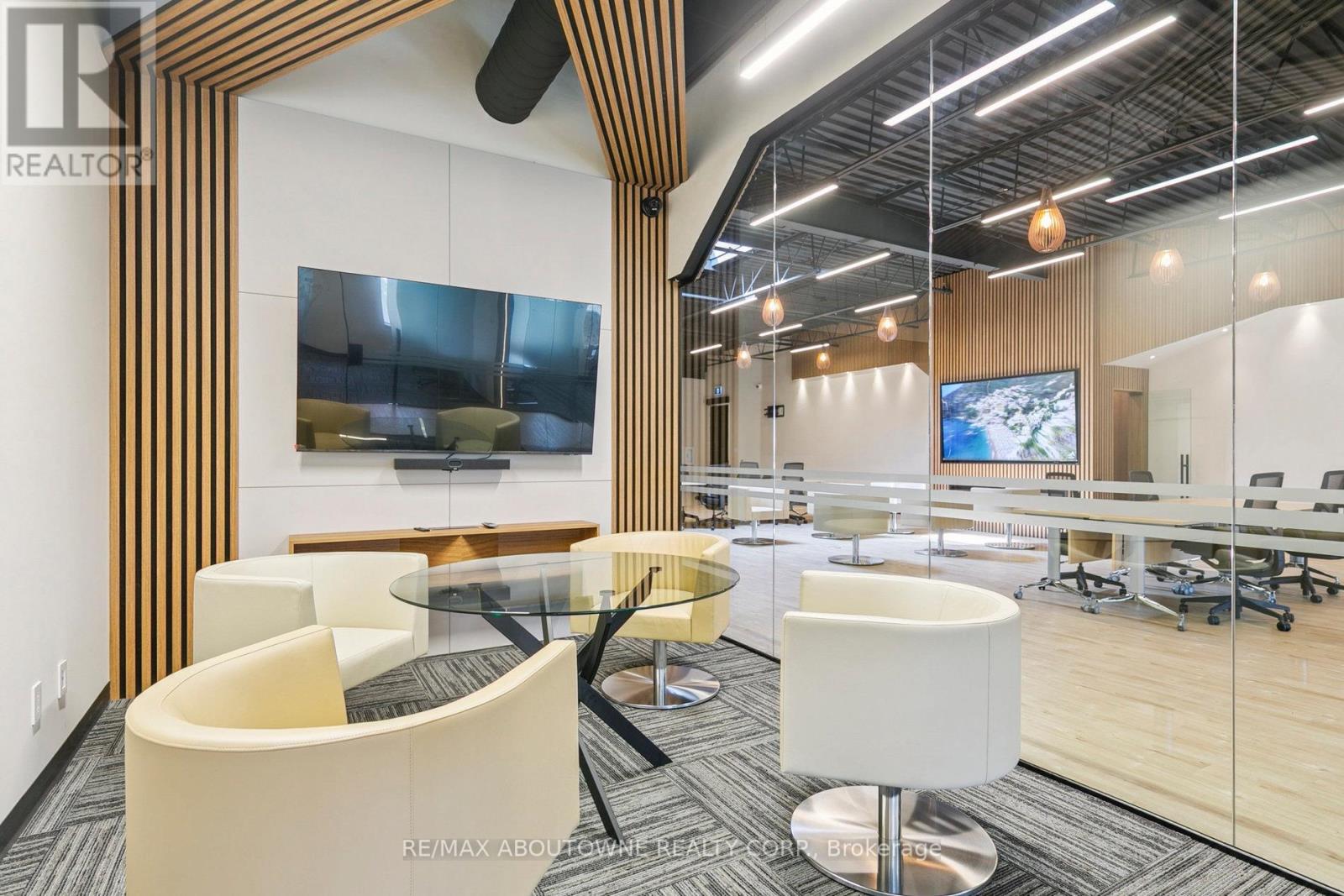 211-B - 320 MATHESON BOULEVARD W, Mississauga, Ontario