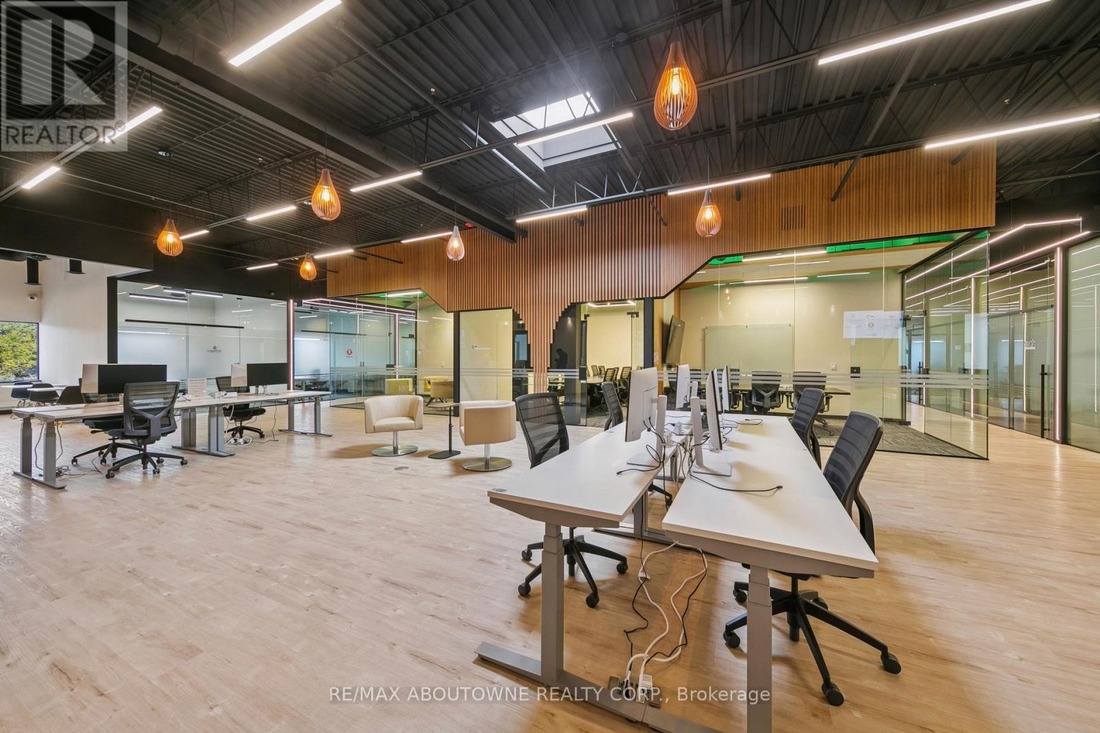 211-B - 320 Matheson Boulevard W, Mississauga, Ontario  L5R 3R1 - Photo 3 - W13026624