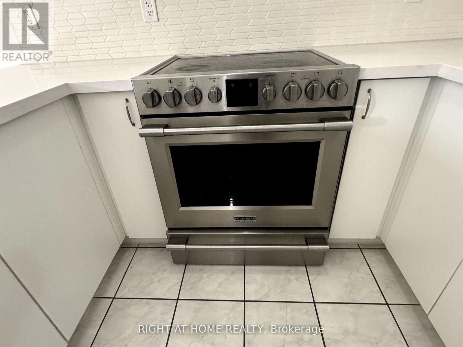 50 Jack Evelyn Wiggins Drive, Toronto, Ontario  M3J 0E8 - Photo 6 - W13026644