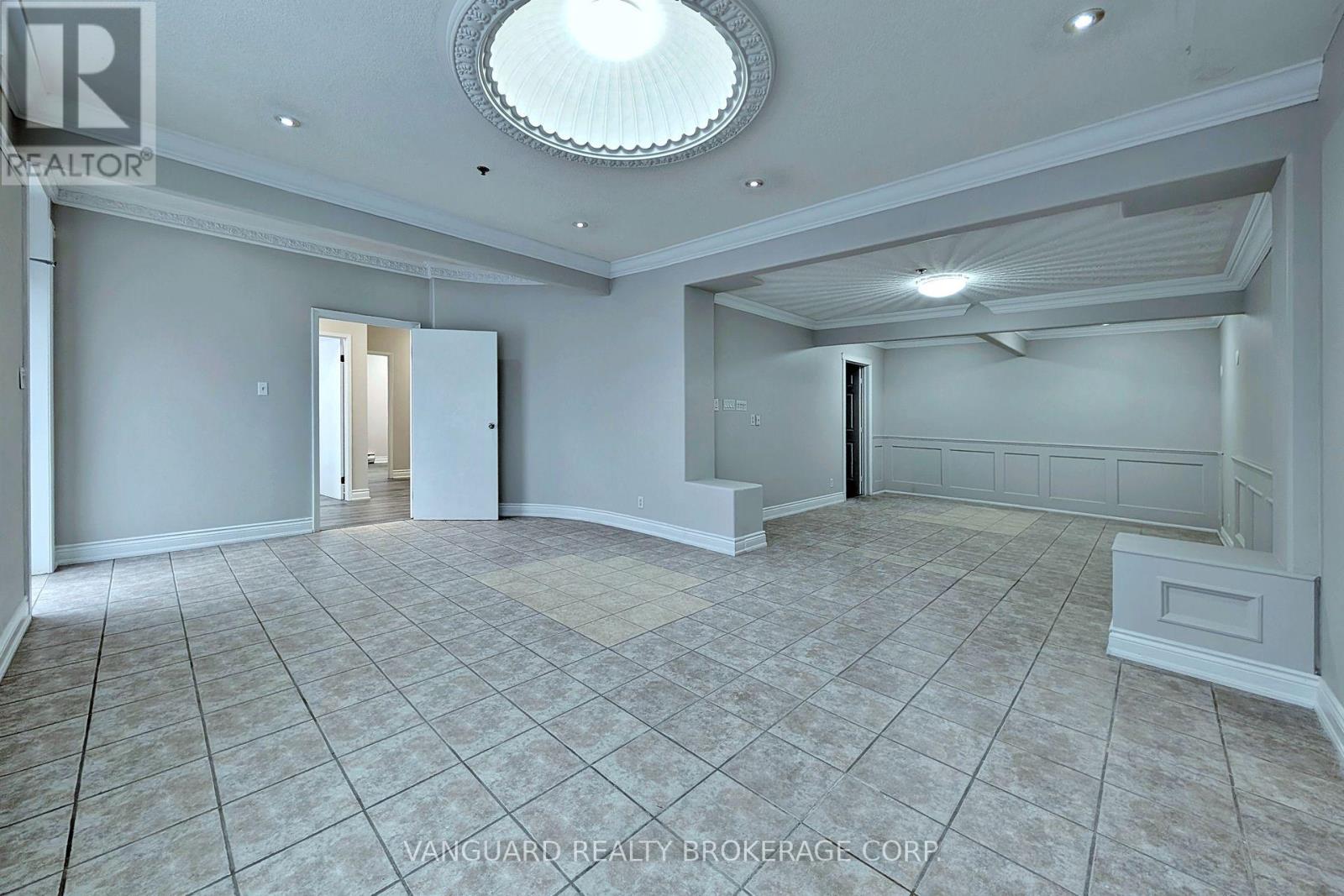 9-10 - 130 Bradwick Drive, Vaughan, Ontario  L4K 1K8 - Photo 9 - N12851062