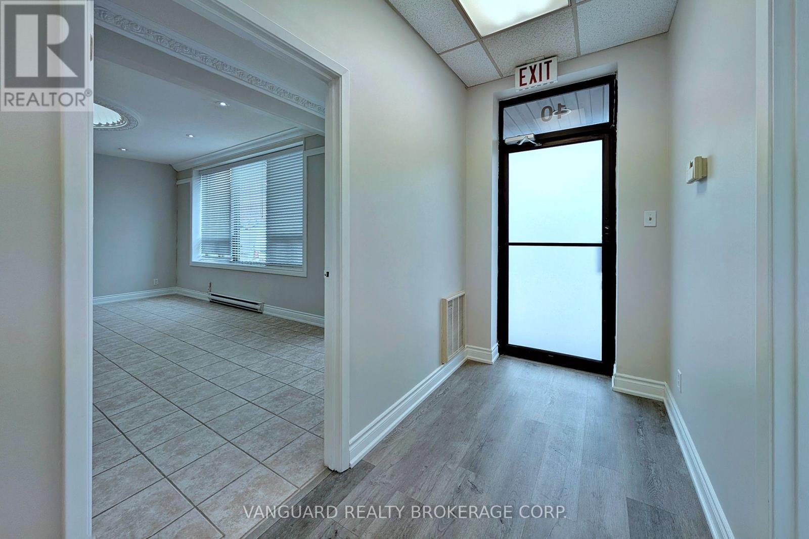 9-10 - 130 Bradwick Drive, Vaughan, Ontario  L4K 1K8 - Photo 6 - N12851062