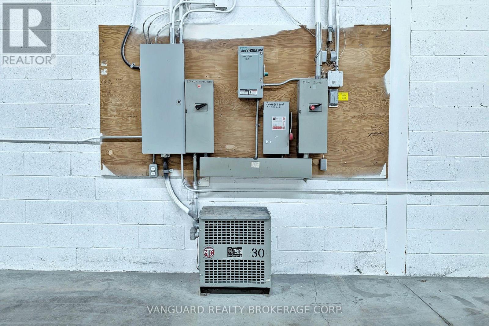 9-10 - 130 Bradwick Drive, Vaughan, Ontario  L4K 1K8 - Photo 33 - N12851062