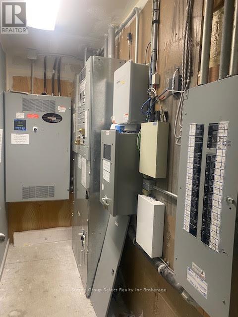 143 Bell Street E, Ingersoll, Ontario  N5C 2N9 - Photo 47 - X12396036