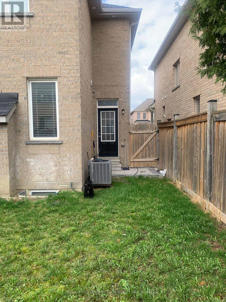 70 Campwood Crescent, Brampton, Ontario  L6P 0W8 - Photo 13 - W13024004