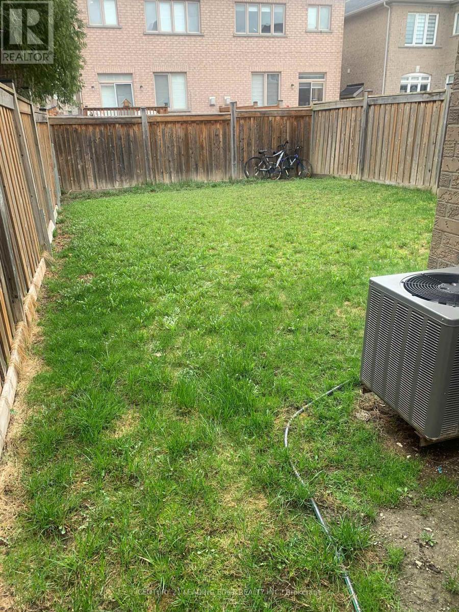 70 Campwood Crescent, Brampton, Ontario  L6P 0W8 - Photo 14 - W13024004