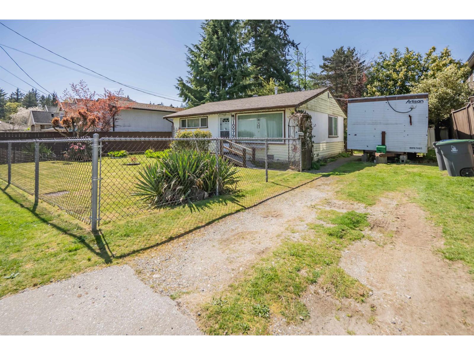 10079 143 Street, Surrey, British Columbia  V3T 4S9 - Photo 2 - R3114129