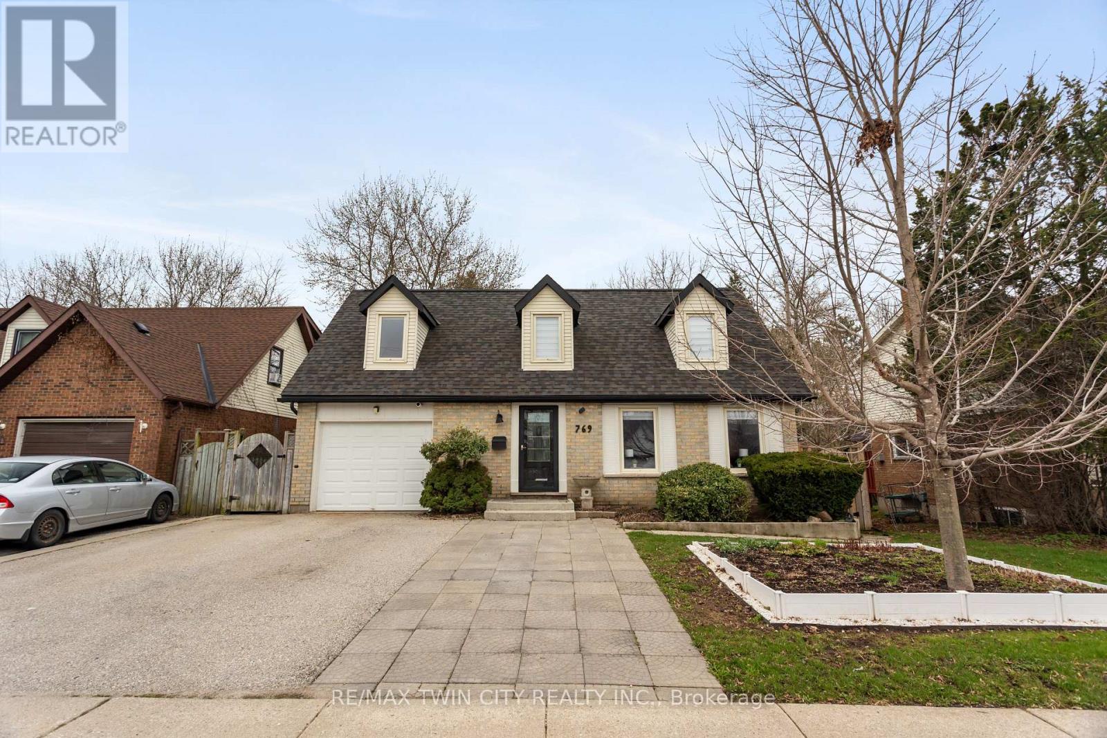 769 SCOTTSDALE DRIVE, Guelph, Ontario