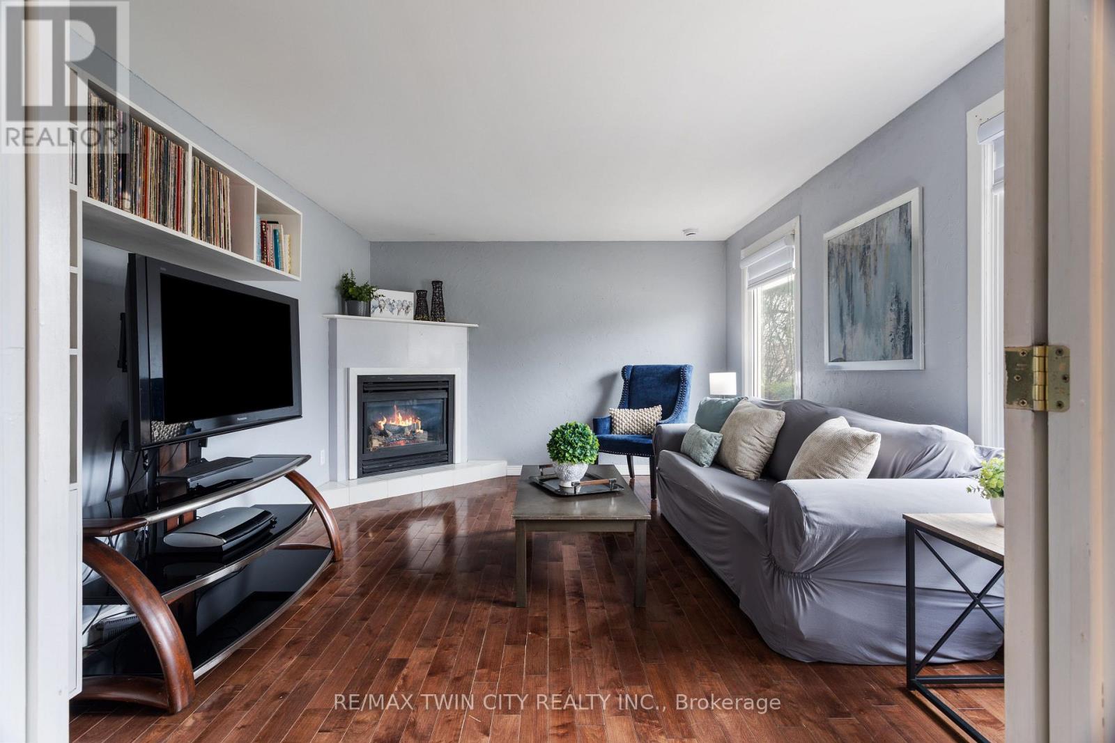 769 Scottsdale Drive, Guelph, Ontario  N1G 3N7 - Photo 4 - X13026454