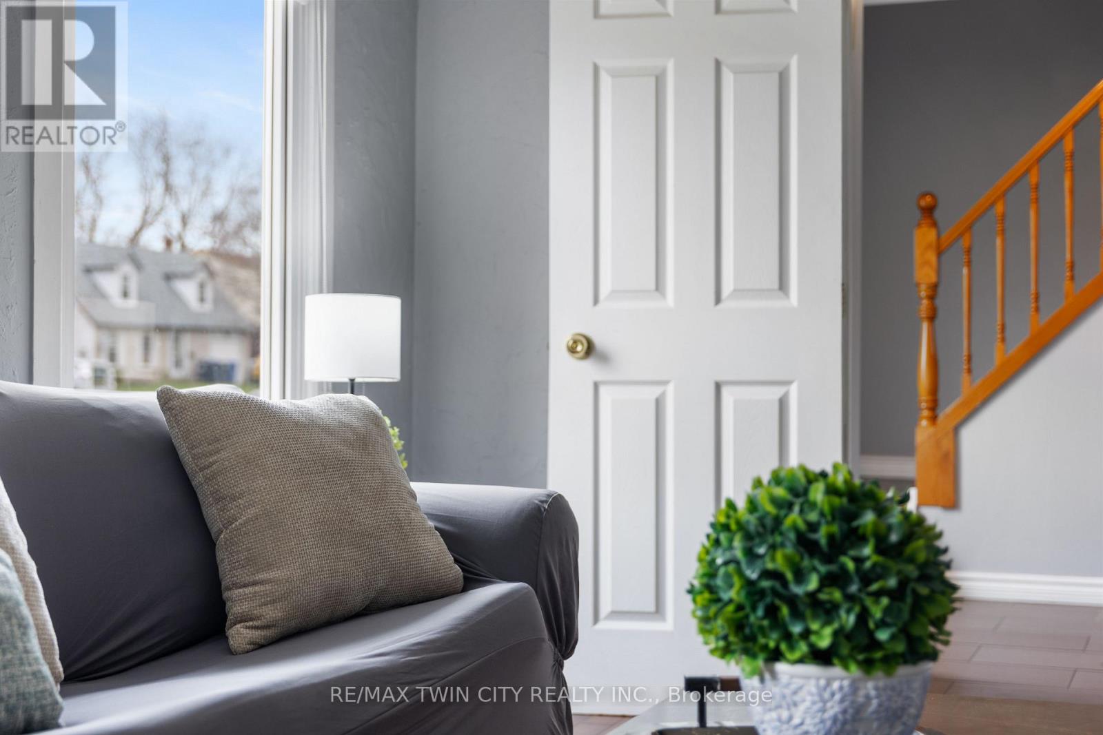 769 Scottsdale Drive, Guelph, Ontario  N1G 3N7 - Photo 8 - X13026454