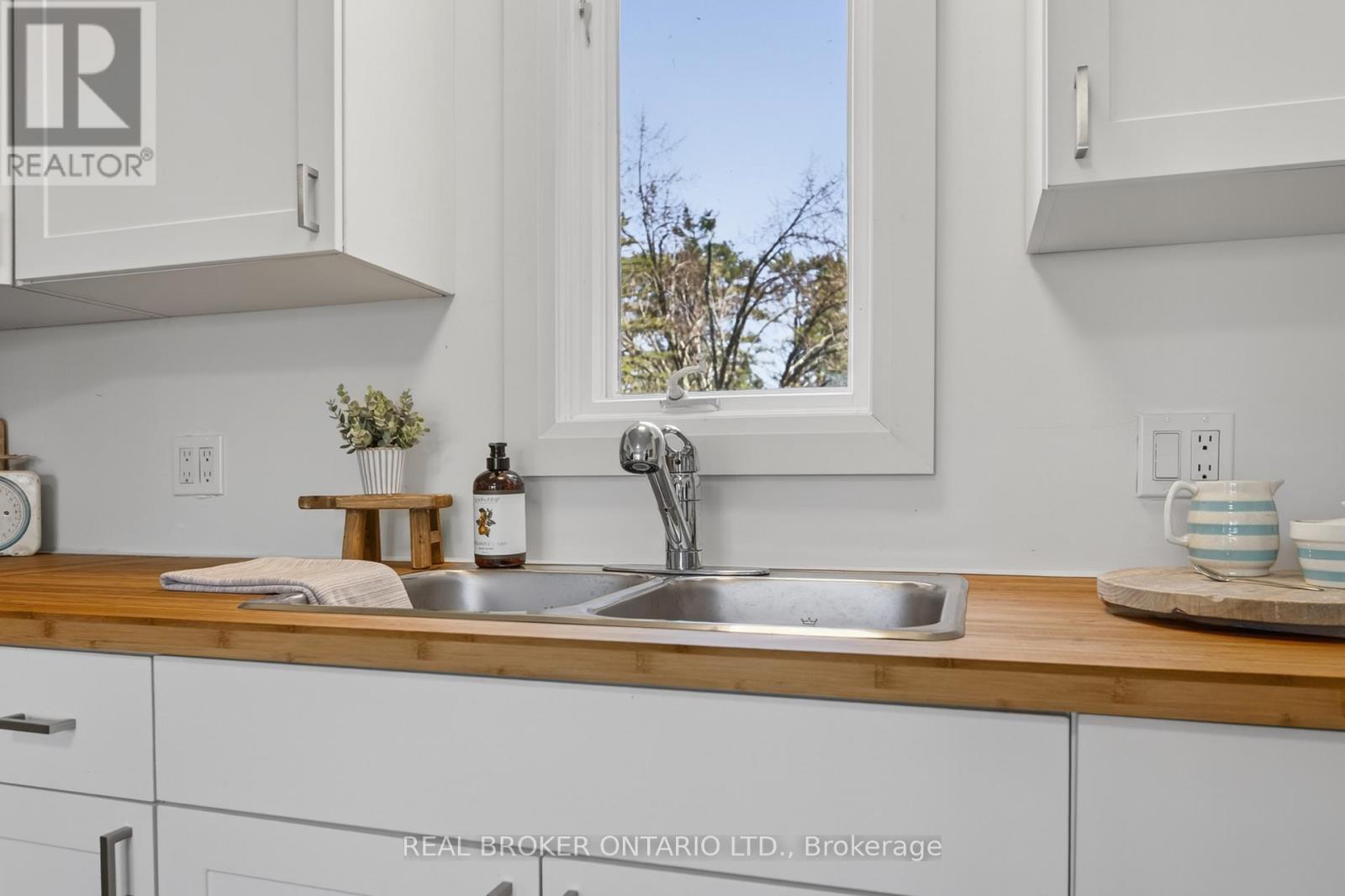 261 Portage Road, Kawartha Lakes, Ontario  K0M 1B0 - Photo 14 - X13026498