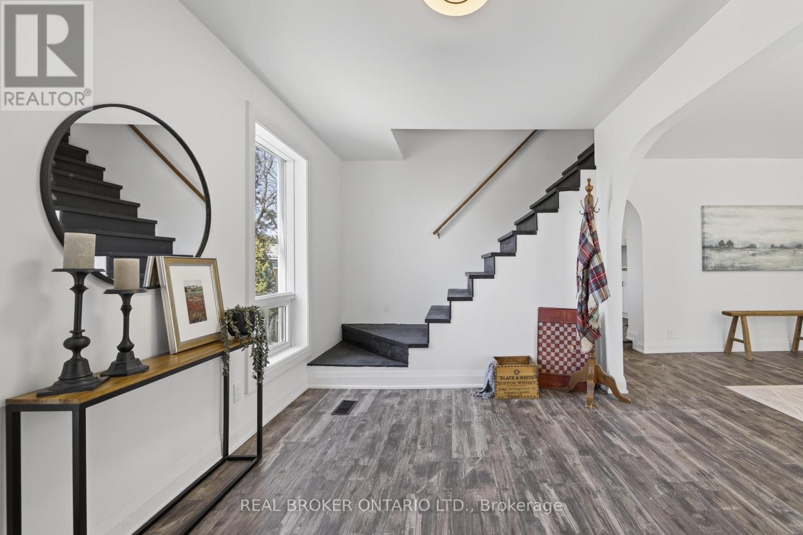 261 Portage Road, Kawartha Lakes, Ontario  K0M 1B0 - Photo 3 - X13026498