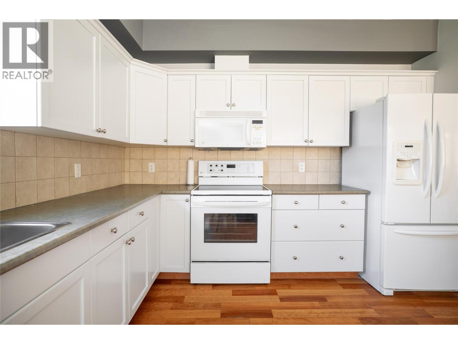 3570 Woodsdale Road Unit# 109, Lake Country, British Columbia  V4V 1Y9 - Photo 4 - 10383833