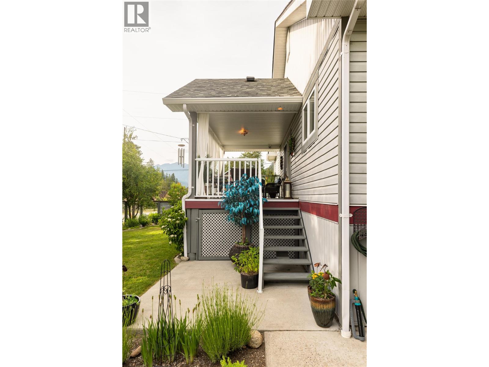 603 Fletcher Avenue, Slocan, British Columbia  V0G 2C0 - Photo 56 - 10383507