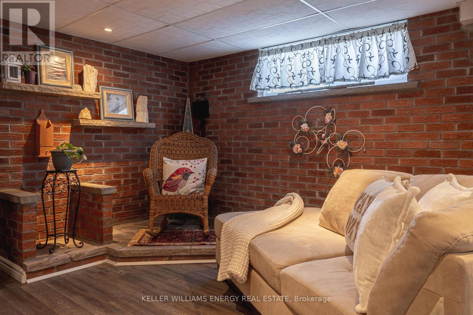 70 Oriole Court, Oshawa (Donevan), Ontario  L1H 6Y5 - Photo 16 - E13026674