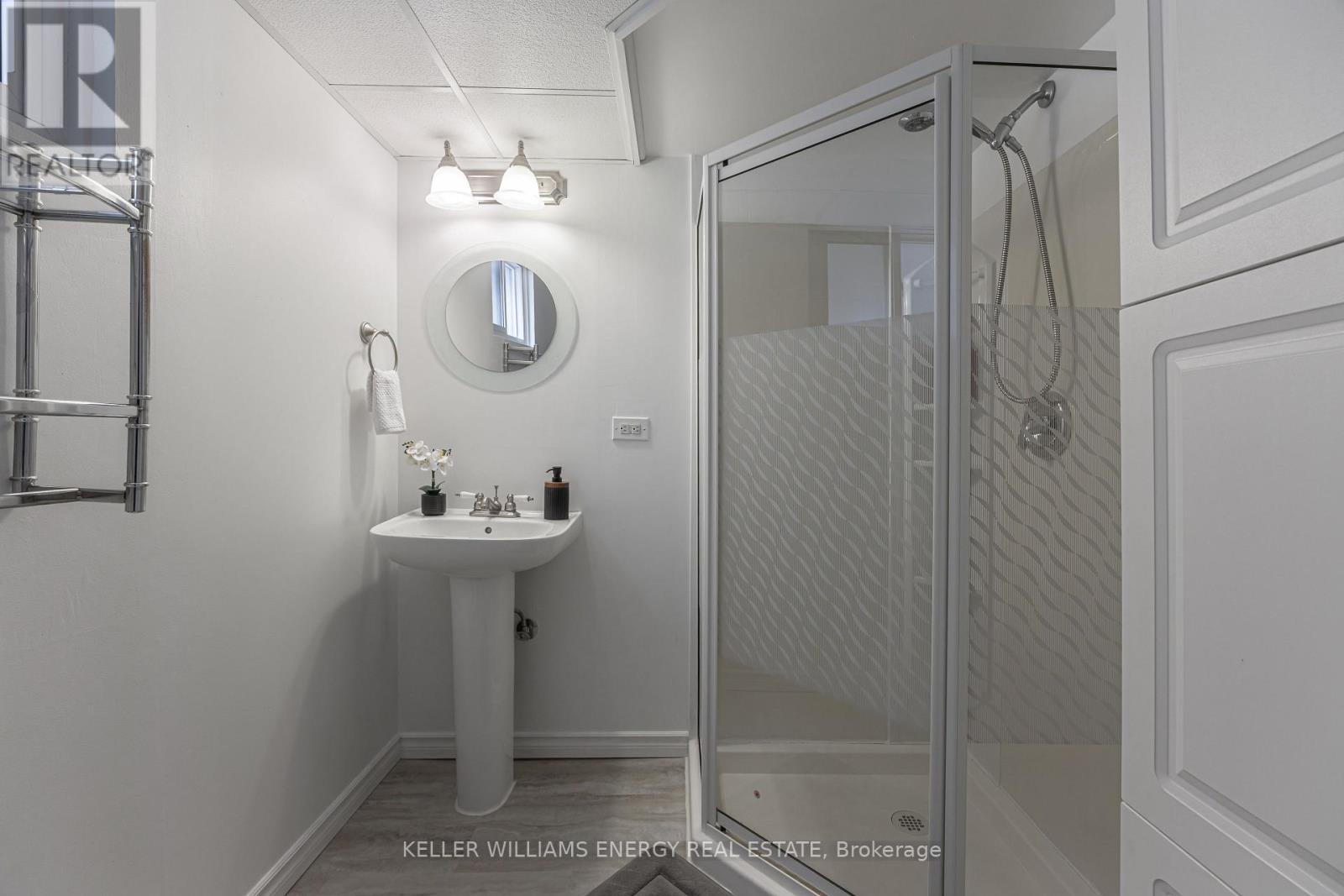 70 Oriole Court, Oshawa (Donevan), Ontario  L1H 6Y5 - Photo 18 - E13026674