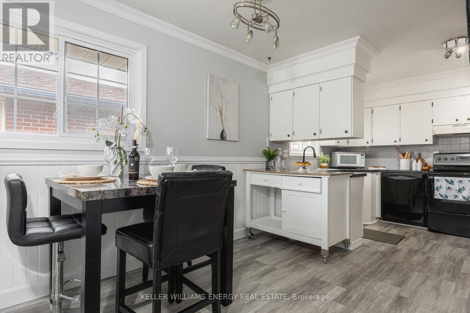 70 Oriole Court, Oshawa (Donevan), Ontario  L1H 6Y5 - Photo 6 - E13026674