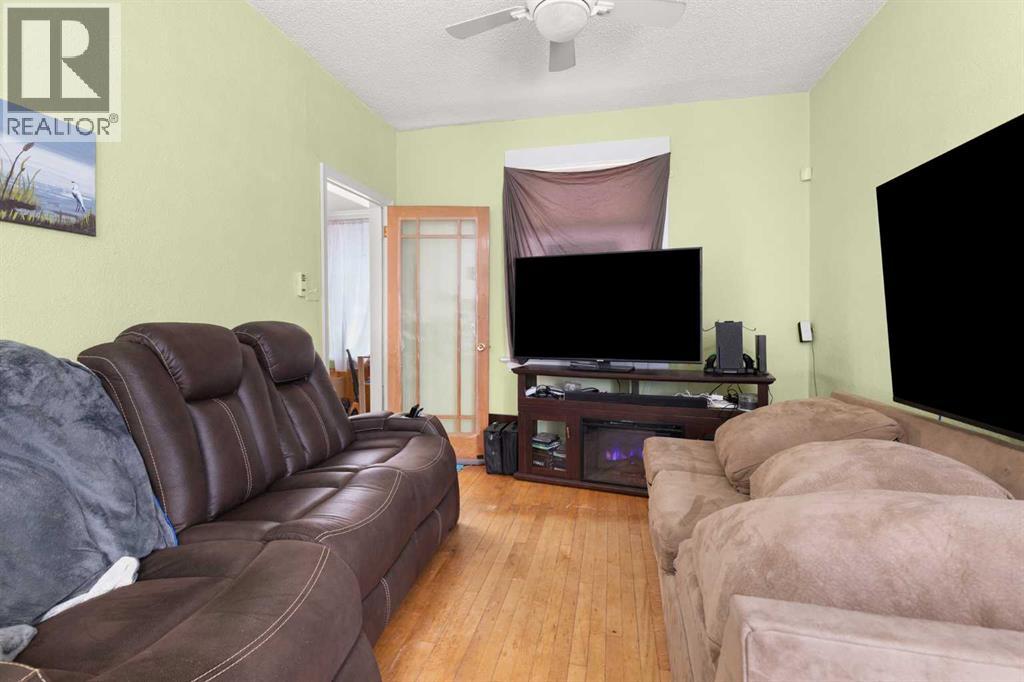 471 10 Street Se, Medicine Hat, Alberta  T1A 1R2 - Photo 6 - A2302095