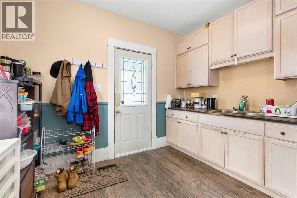 471 10 Street Se, Medicine Hat, Alberta  T1A 1R2 - Photo 11 - A2302095