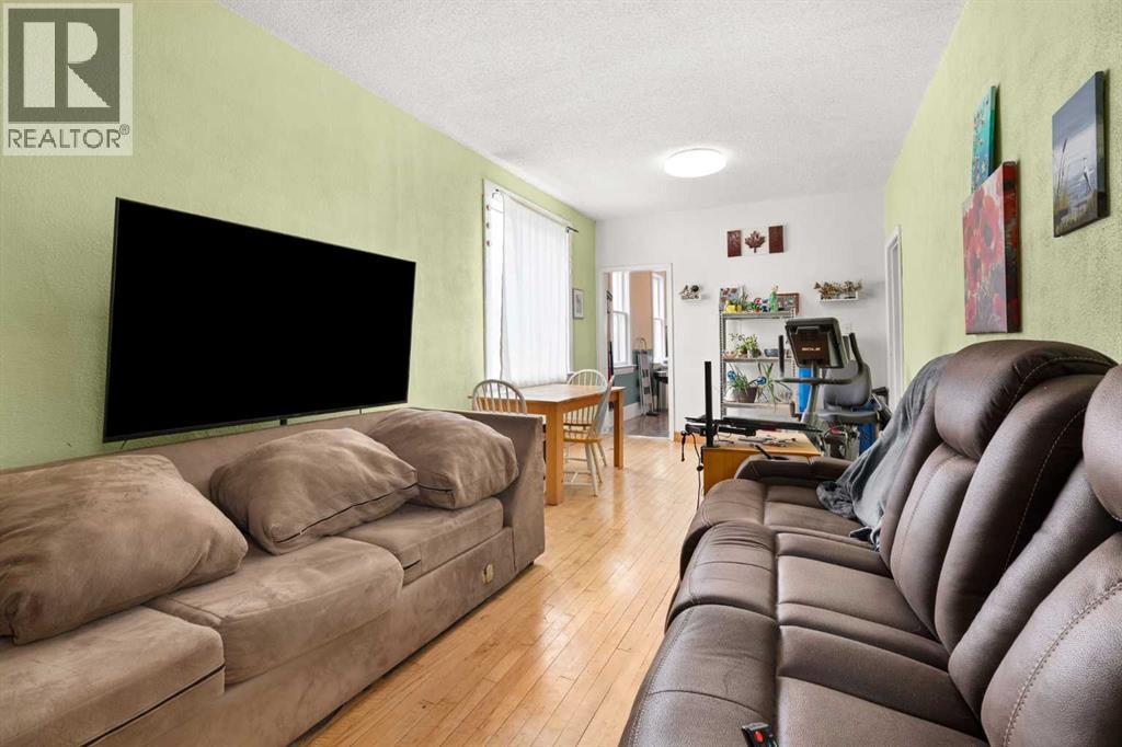 471 10 Street Se, Medicine Hat, Alberta  T1A 1R2 - Photo 5 - A2302095