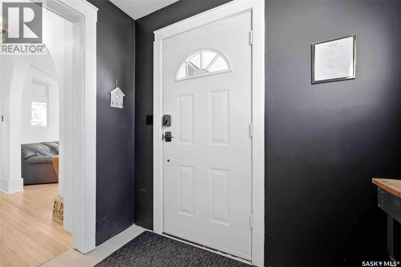 2322 Retallack Street, Regina, Saskatchewan  S4T 2K8 - Photo 3 - SK033466