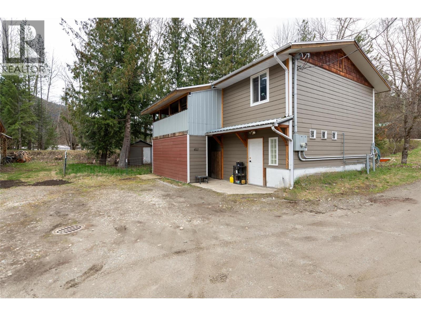 411 Sixth Street, Salmo, British Columbia  V0G 1Z0 - Photo 1 - 10382864