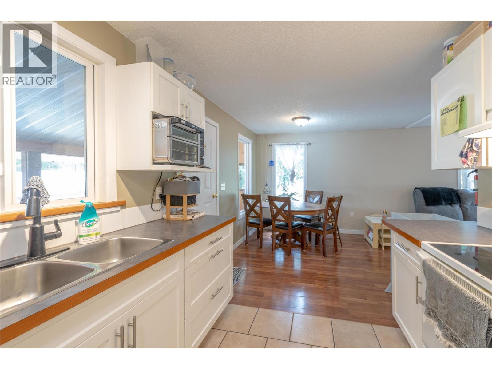 411 Sixth Street, Salmo, British Columbia  V0G 1Z0 - Photo 12 - 10382864