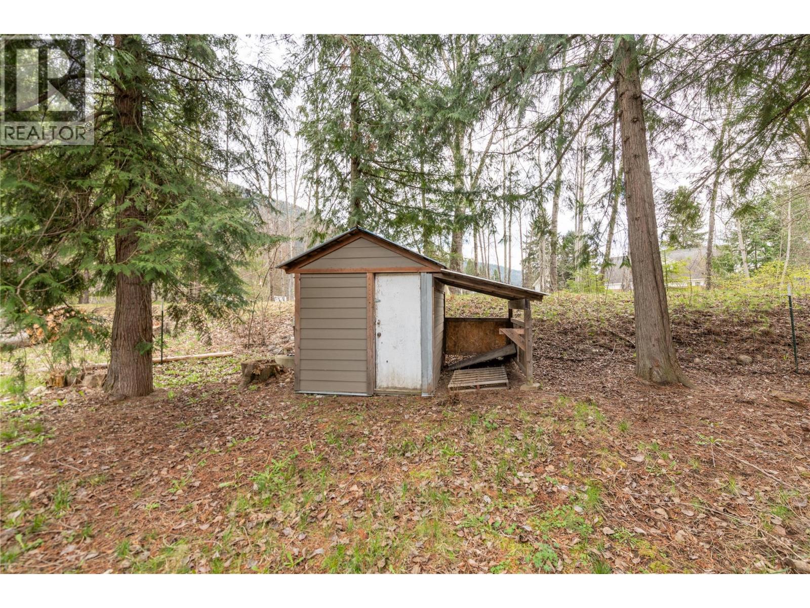 411 Sixth Street, Salmo, British Columbia  V0G 1Z0 - Photo 7 - 10382864