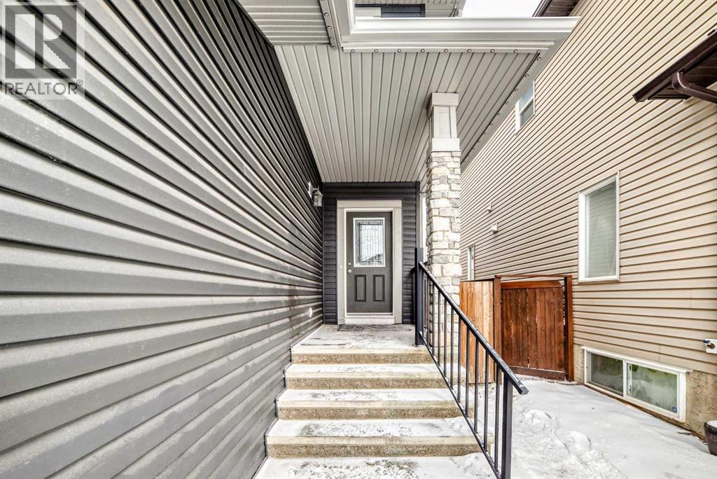 6 Evanspark Manor NW, Calgary, Alberta  T3P 0J8 - Photo 3 - A2274183