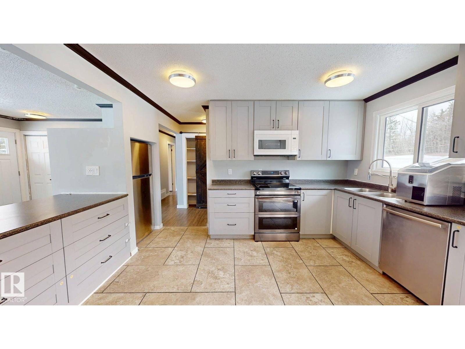 4616 56 St, Drayton Valley, Alberta  T7A 1K1 - Photo 8 - E4479956