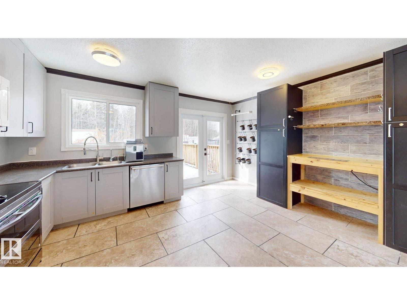 4616 56 St, Drayton Valley, Alberta  T7A 1K1 - Photo 3 - E4479956