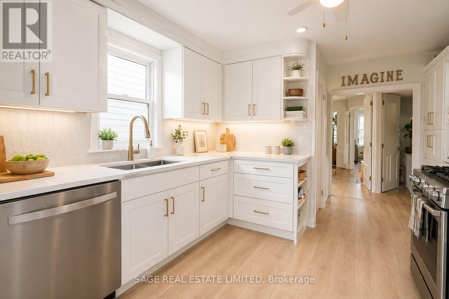 25 Helena Avenue, Toronto, Ontario  M6G 2H3 - Photo 15 - C12967672